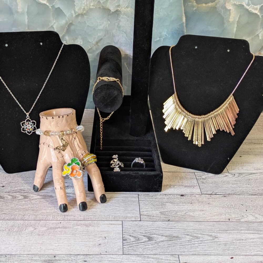 Jewelry Set: 2 Necklaces, 2 Bracelets, 4 rings
